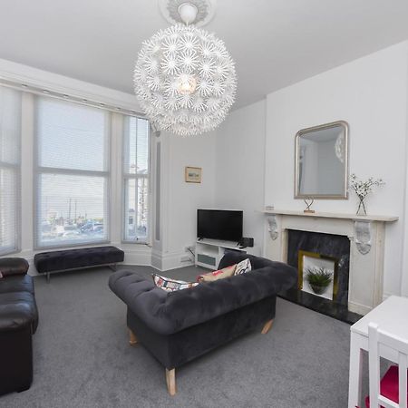 Апартаменты Fantastic Sea View, 1 Bed Sleeps 2 Бродстейрс Экстерьер фото